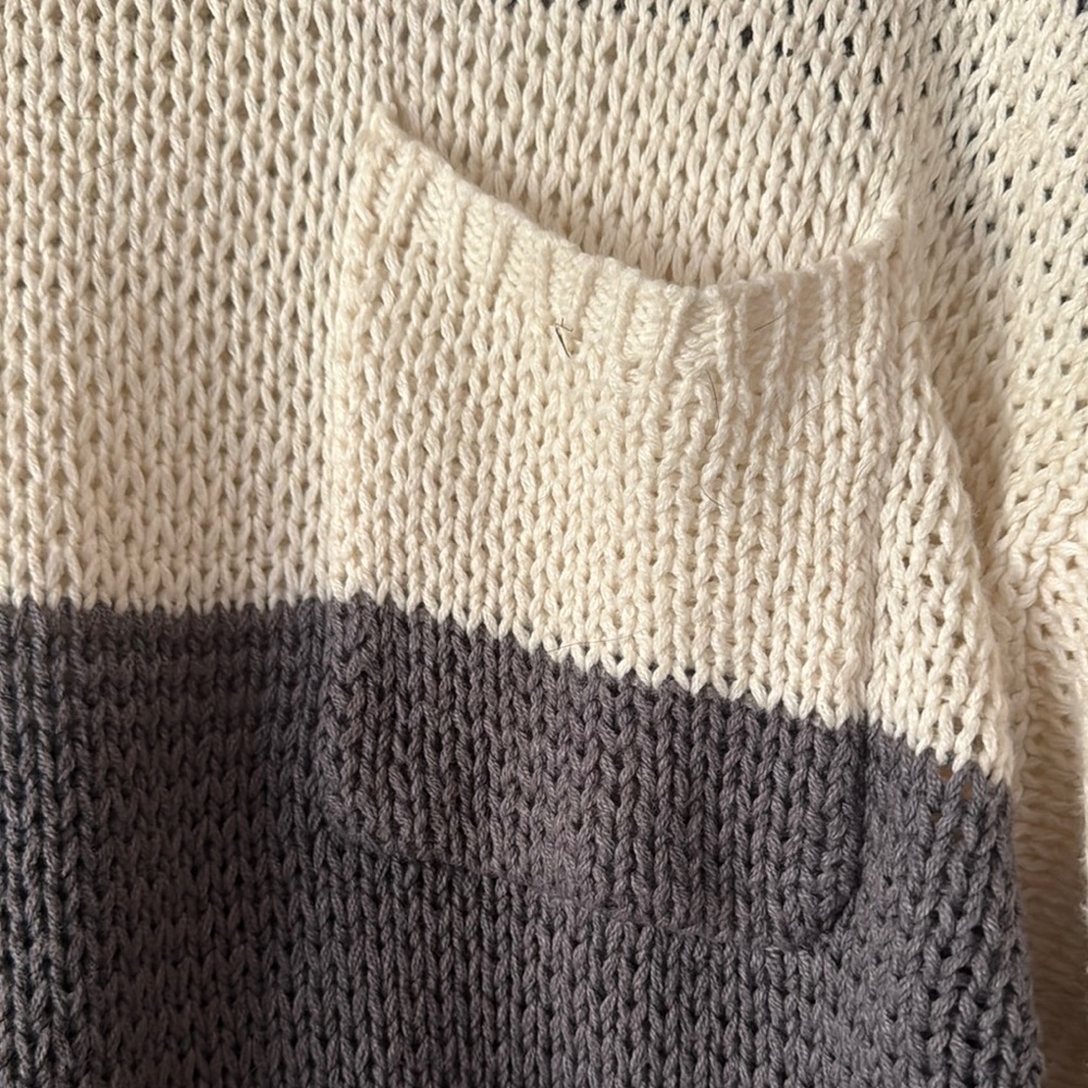 American Eagle Gray and Cream Sweater - Picture 2 of 6
